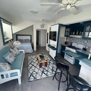 Apartment Scarlett Studios: Embassy-friendly With Airport Transfer